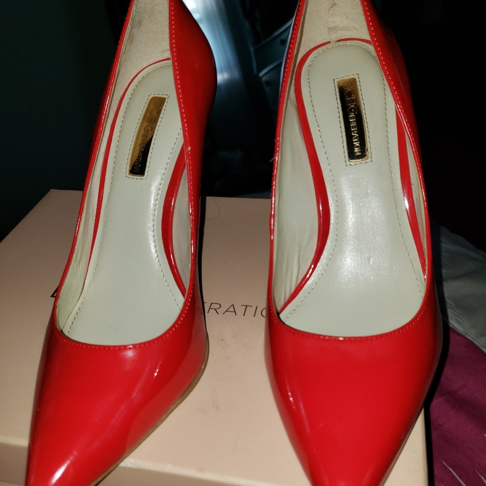 Red Patent Leather BCBG shoes preloved size 7.